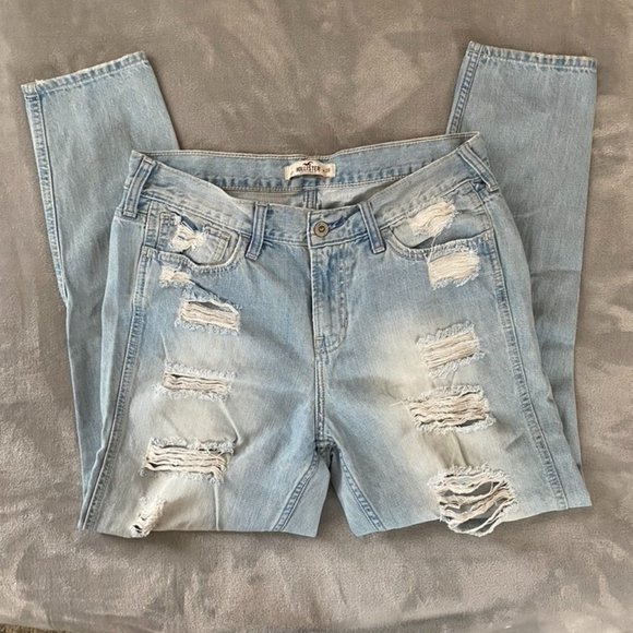 Hollister Ripped Baggy Jeans - Picture 5 of 6